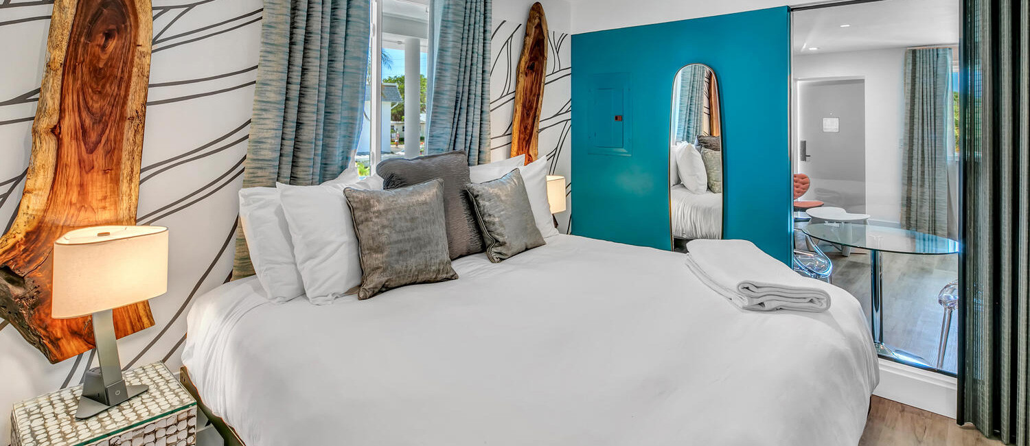 REJUVENATE IN WELL-APPOINTED GUEST ROOMS AT THE SAINT HOTEL